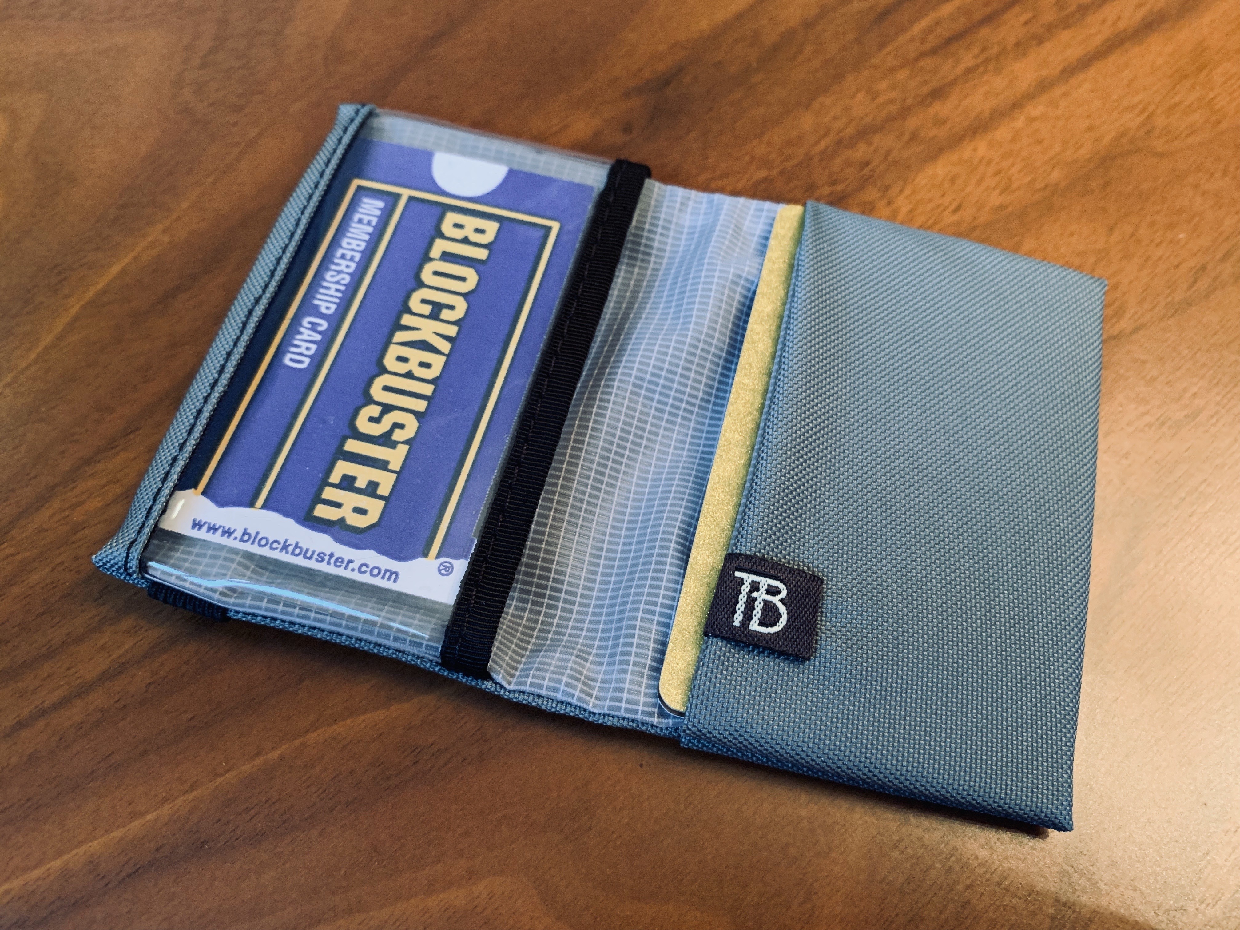 Nik's Minimalist Wallets from Tom Bihn – The Brooks Review