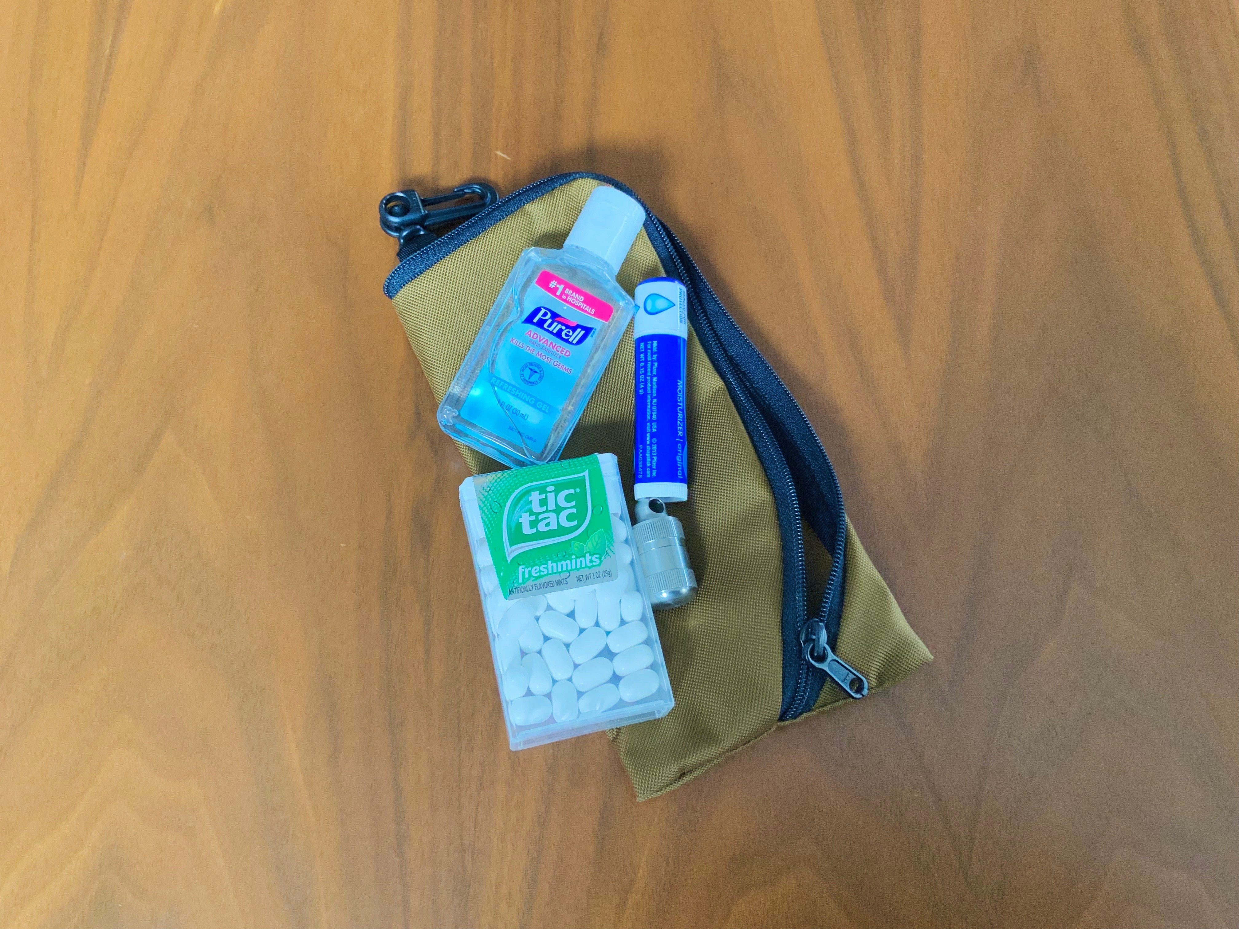 TOM BIHN Ghost Whale Organizer Pouch Review - Alex Kwa