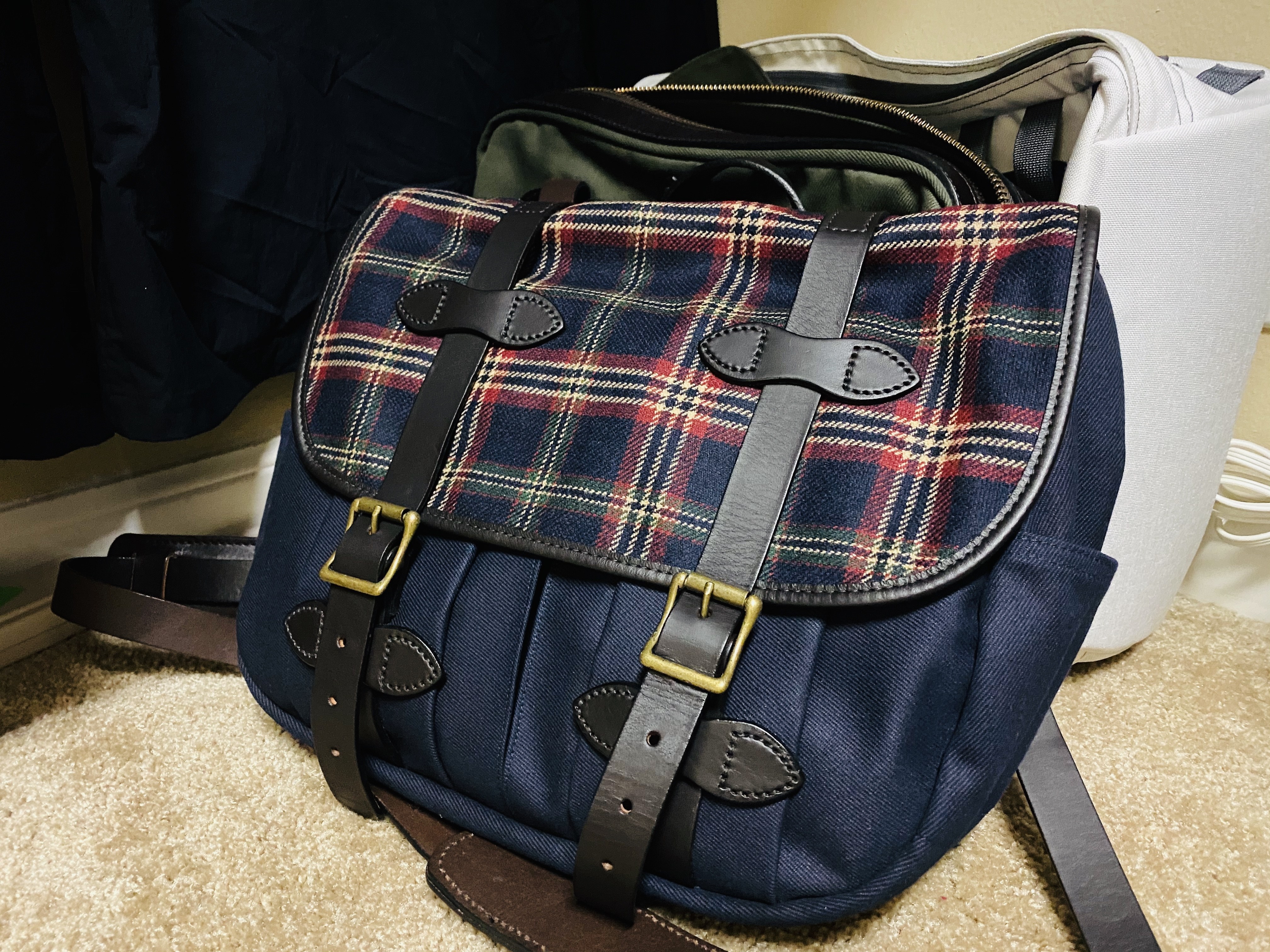 Filson medium store field duffel