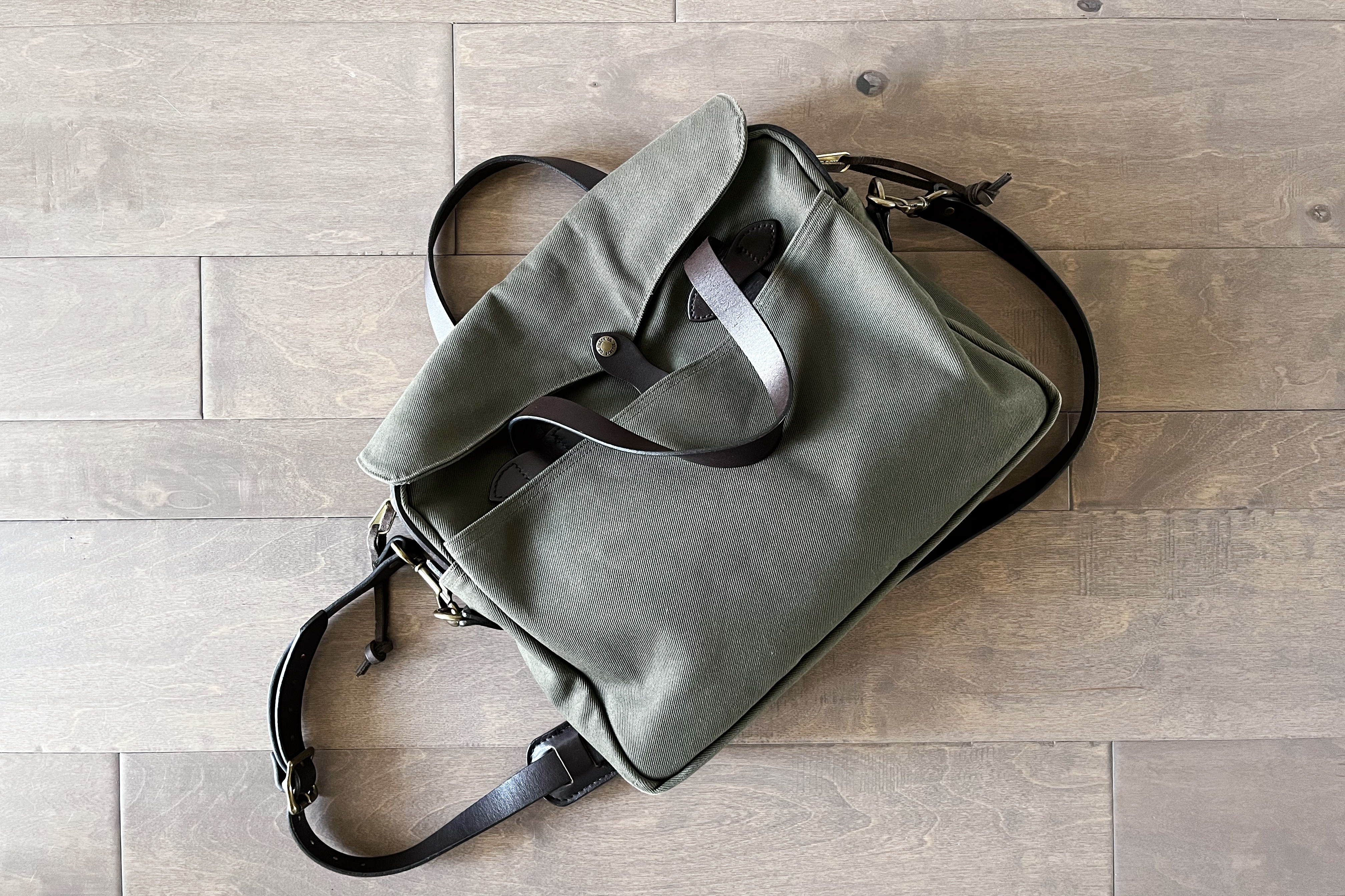 Filson Workshop Messenger Bag – The Brooks Review