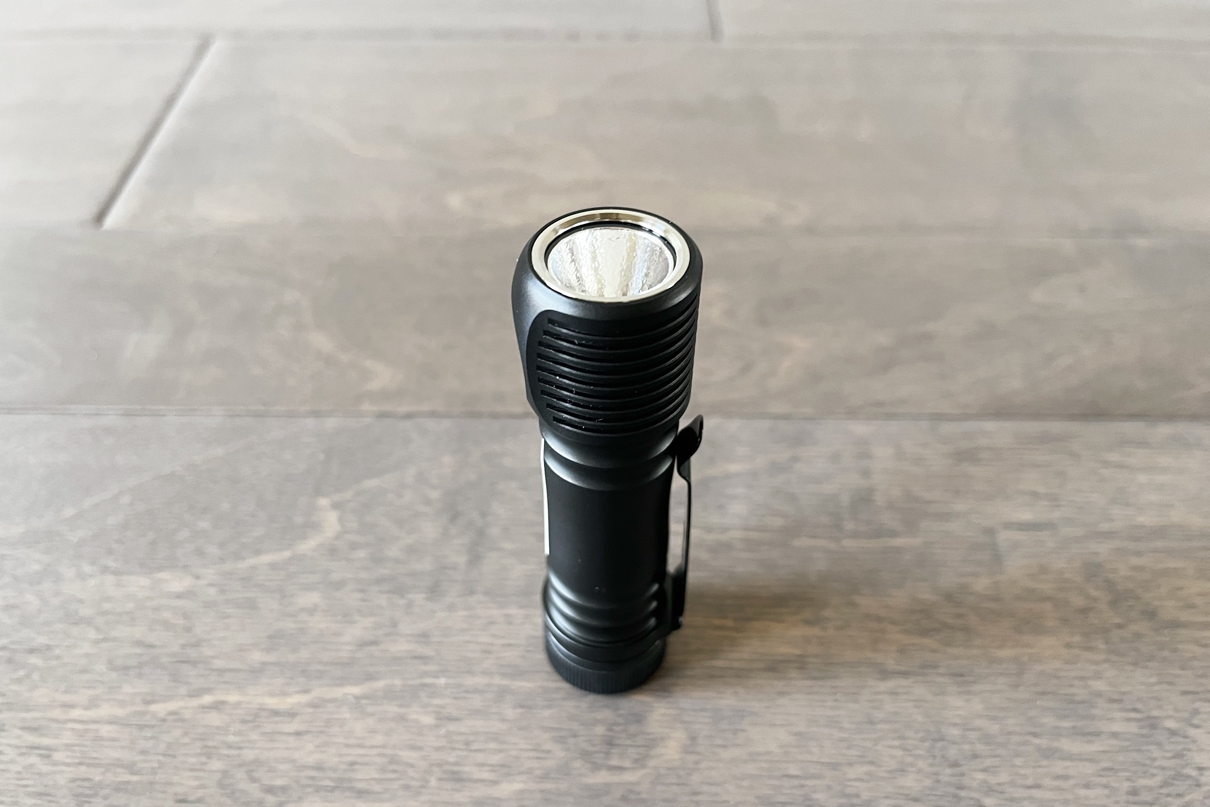 Zebralight SC64w Hi – The Brooks Review