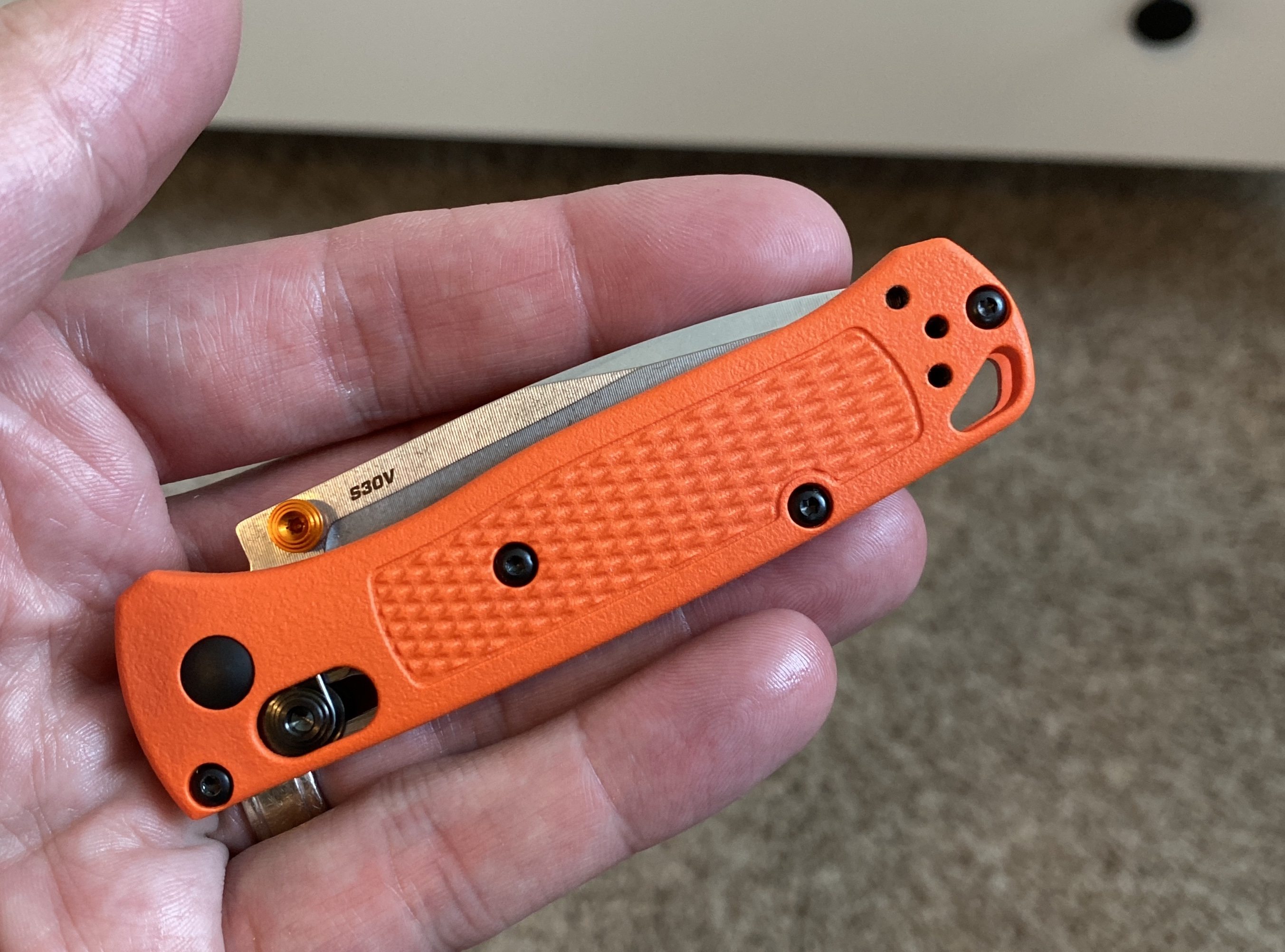 Compact EDC Clash: Benchmade Mini-Bugout vs Mini-Griptilian