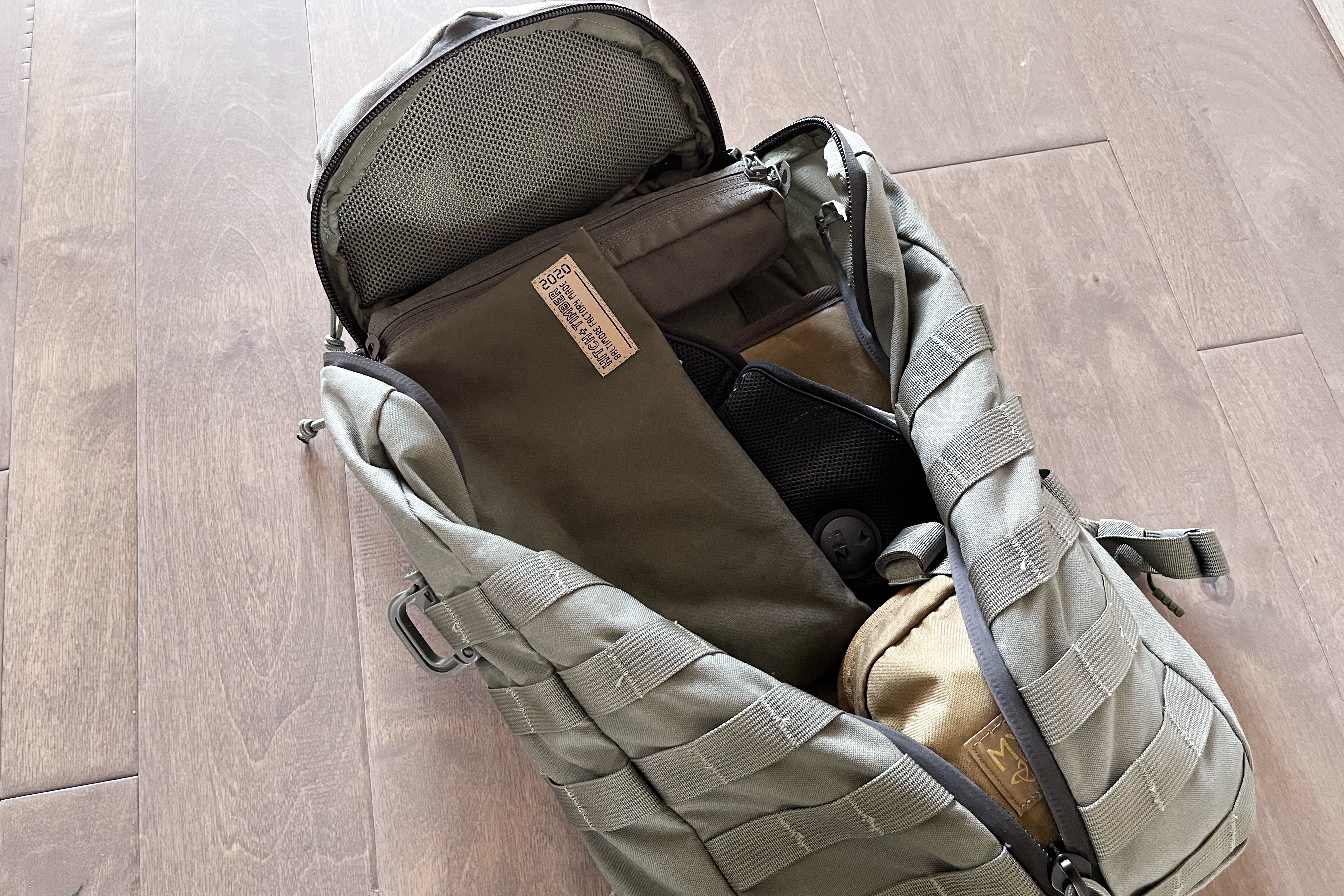 Battle of EDC / Office Bags – The Brooks Review