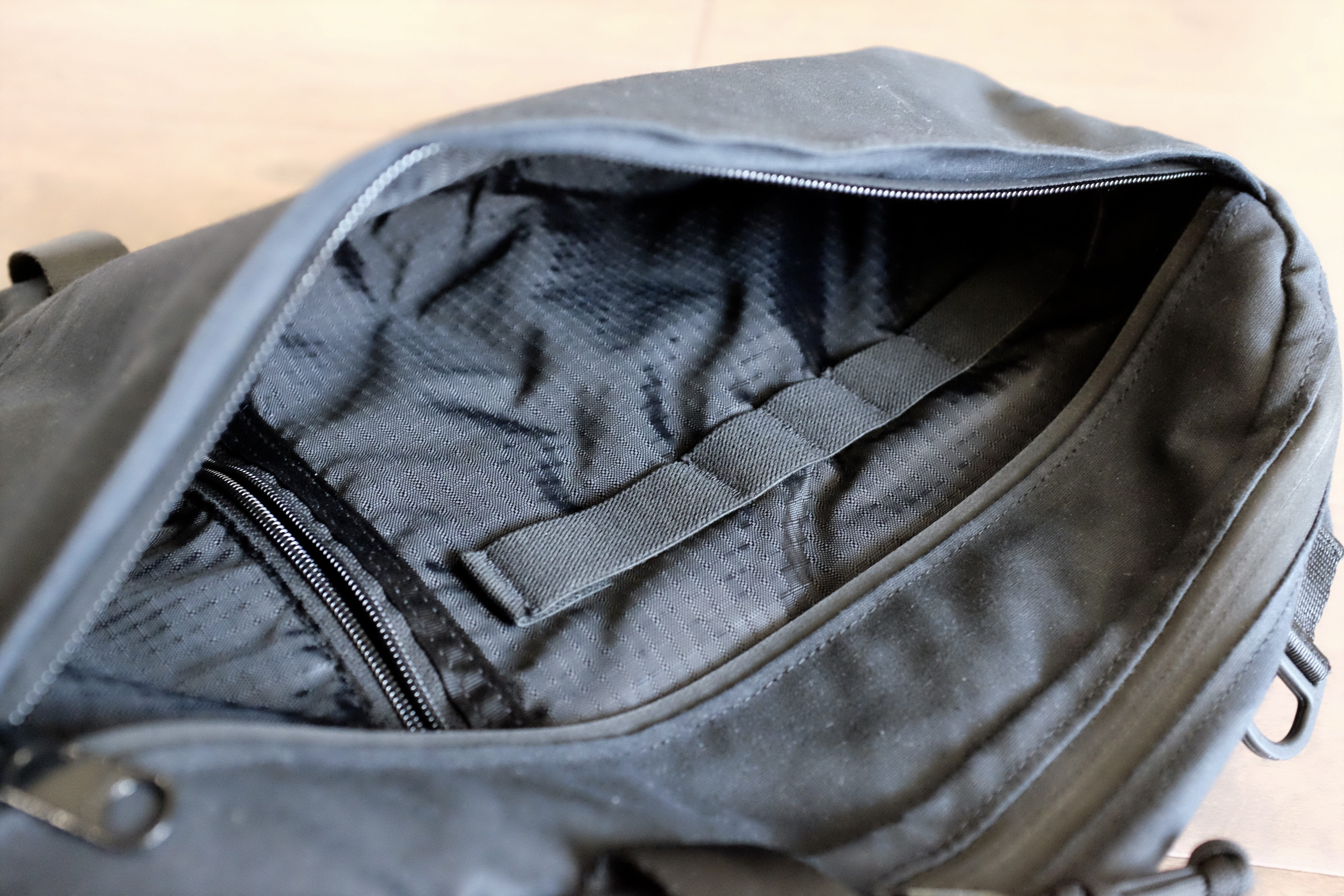 Arktype Dashpack — Waxed Canvas Black – The Brooks Review